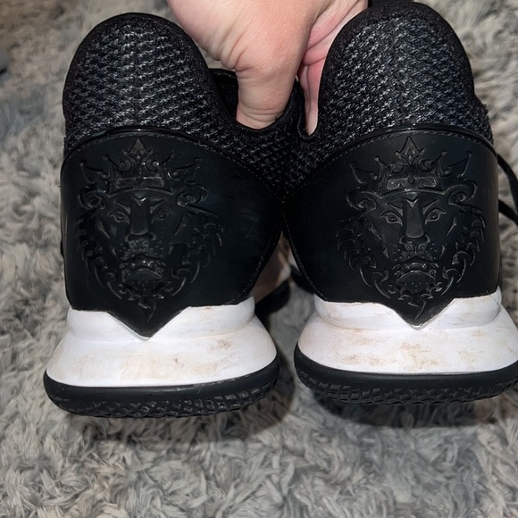 Nike LeBron James Basketball Shoes Size 7 - Picture 4 of 8